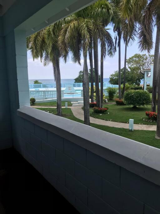 Negril Condo By The Beach Apt. 194 Point Village ภายนอก รูปภาพ