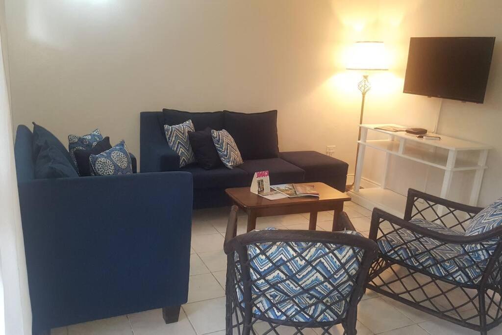 Negril Condo By The Beach Apt. 194 Point Village ภายนอก รูปภาพ